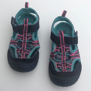 Oshkosh toddler 8 shoes